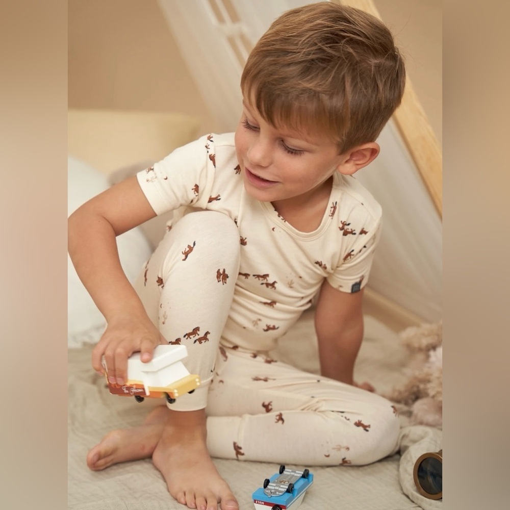 Modern Moments 2-Piece Pajama Set in Beige With Horses - Picture 2 of 9